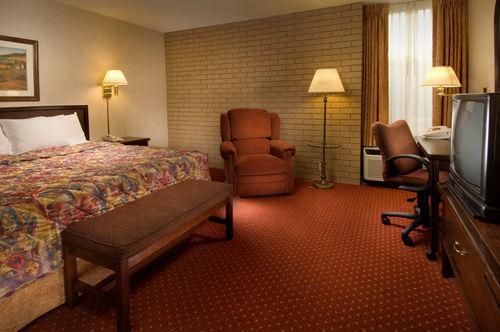 Pear Tree Inn Mcallen Oda fotoğraf